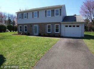 1318 Dulles Pl, Herndon, VA 20170