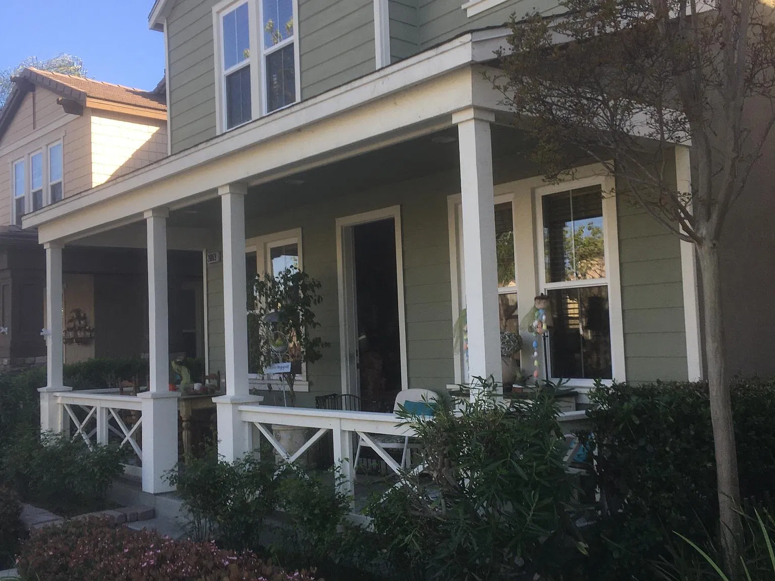 4 bed, 2.5 bath, 2263 sqft, $3,700 — Photo 3