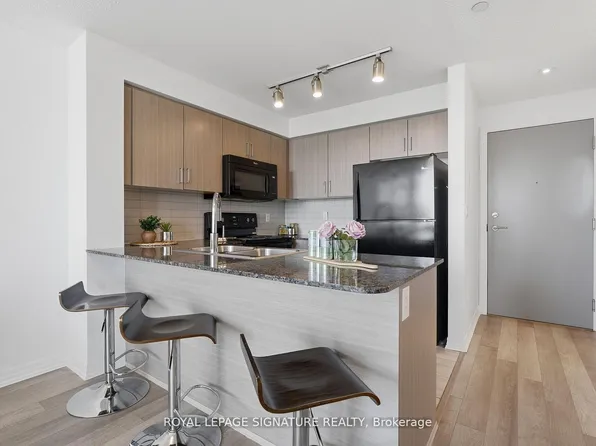 80 Esther Lorrie Dr #1116, Toronto, ON M9W 0C6