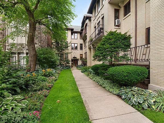3rd image of 949 Lake St APT 1F