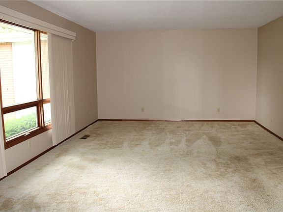 3rd image of 1107 N Long St