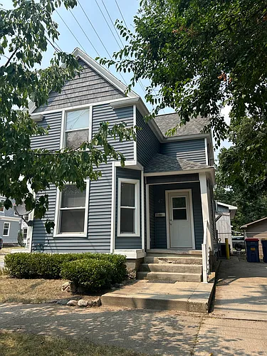 47 Trowbridge St NE Photo 1