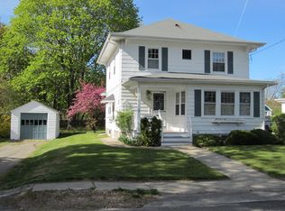 17 Enfield Dr, West Warwick, RI 02893