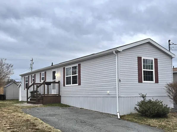 6 Dogwood St, Halifax, NS B2W 3S2