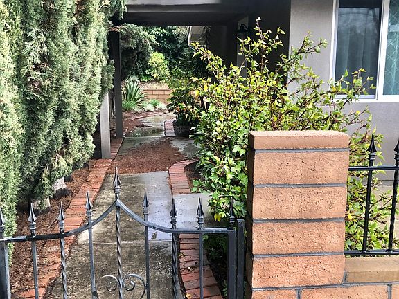 4th image of 11806 Volunteer Ave