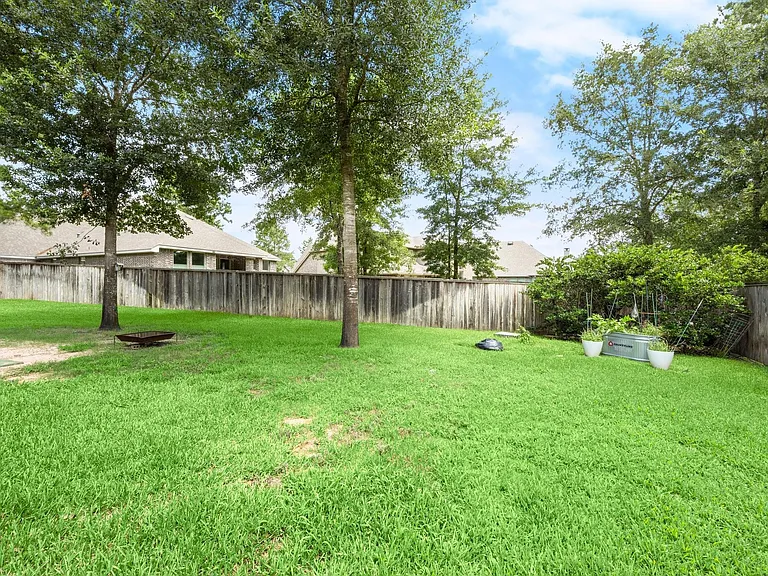 150 Mayfield Dr — Photo 31