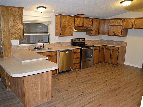 5th image of 16240 San Pedro Ave