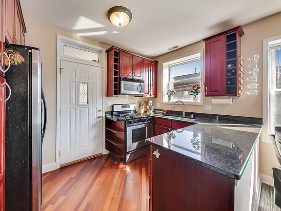 5th image of 3215 N Francisco Ave Unit 3S