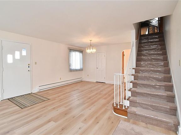 5th image of 36 Brendan Ave