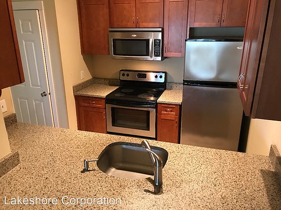 5th image of 11318 NE 67th St #11076163