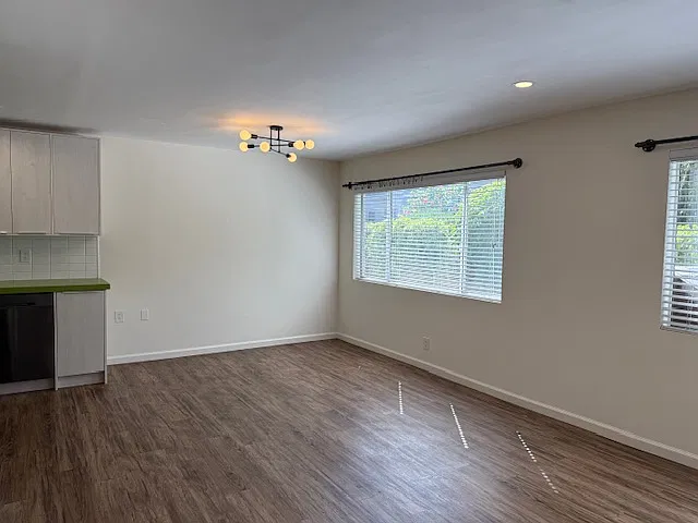 2 bed, 979 sqft, $2,600 — Photo 4