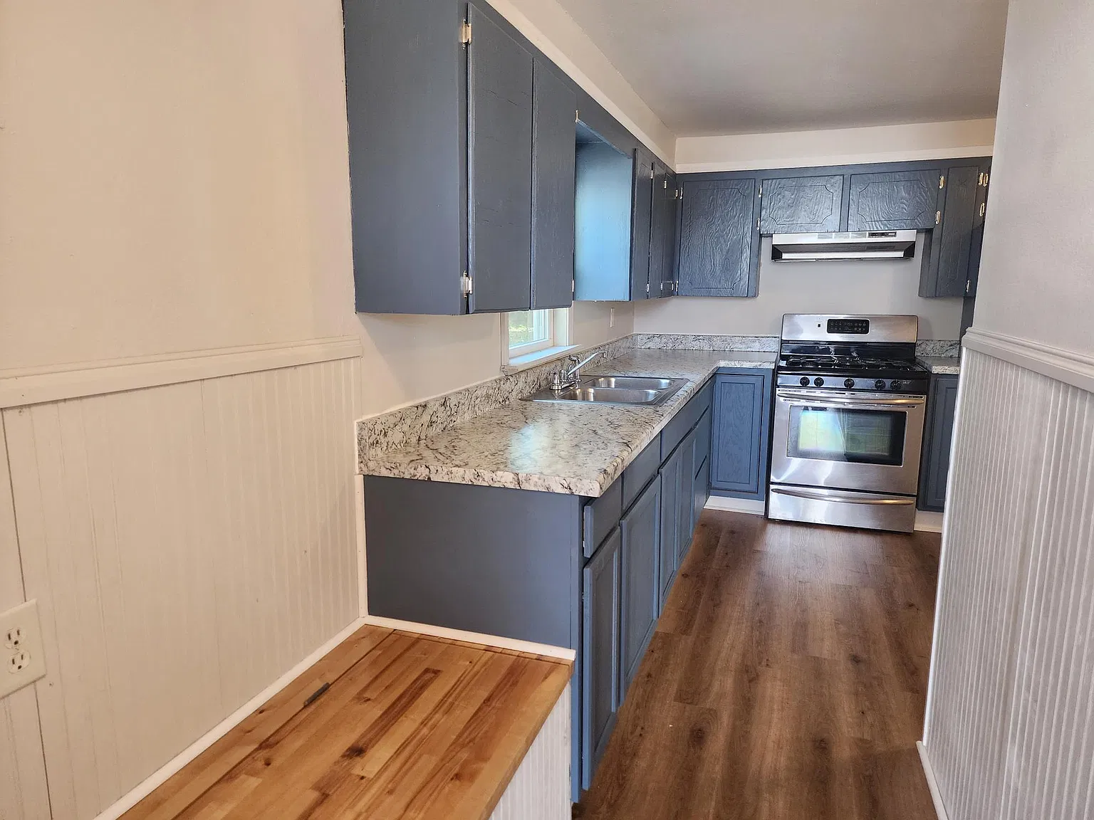 215 SE 38th St — Photo 2