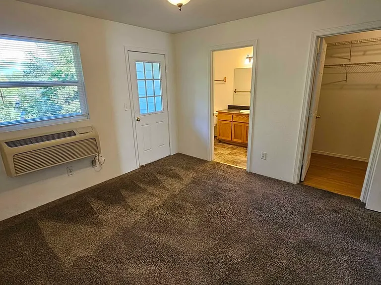 1843 SW Hungry Hill Dr — Photo 6
