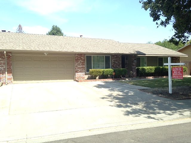 2nd image of 3041 Laramie Dr