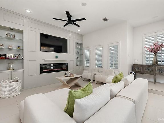 4th image of 9509 N 22nd Ln