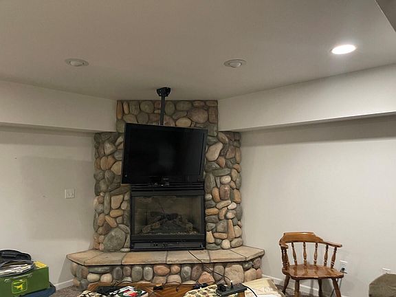 2nd image of 2076 Ann Arbor Dr
