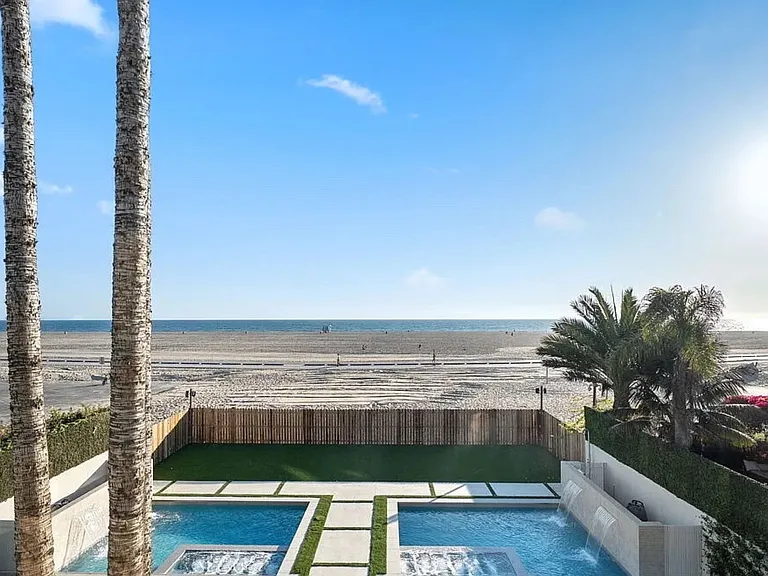 940 Palisades Beach Rd — Photo 44