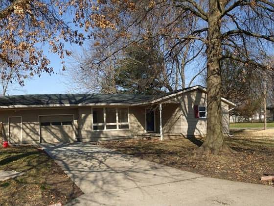 1st image of 823 Denney Ln