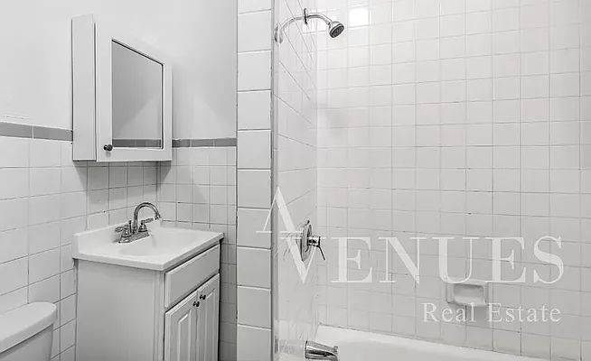 Rented by Avenues Real Estate | media 10