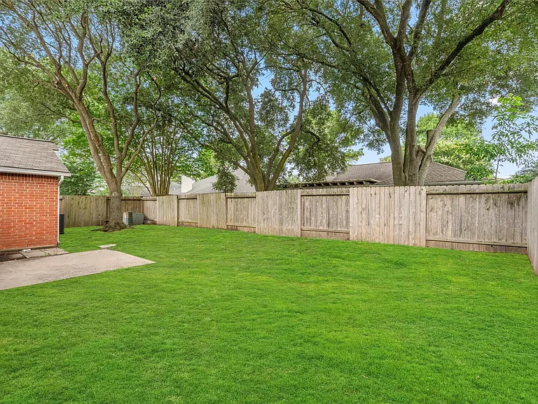 22514 Round Valley Dr — Photo 35