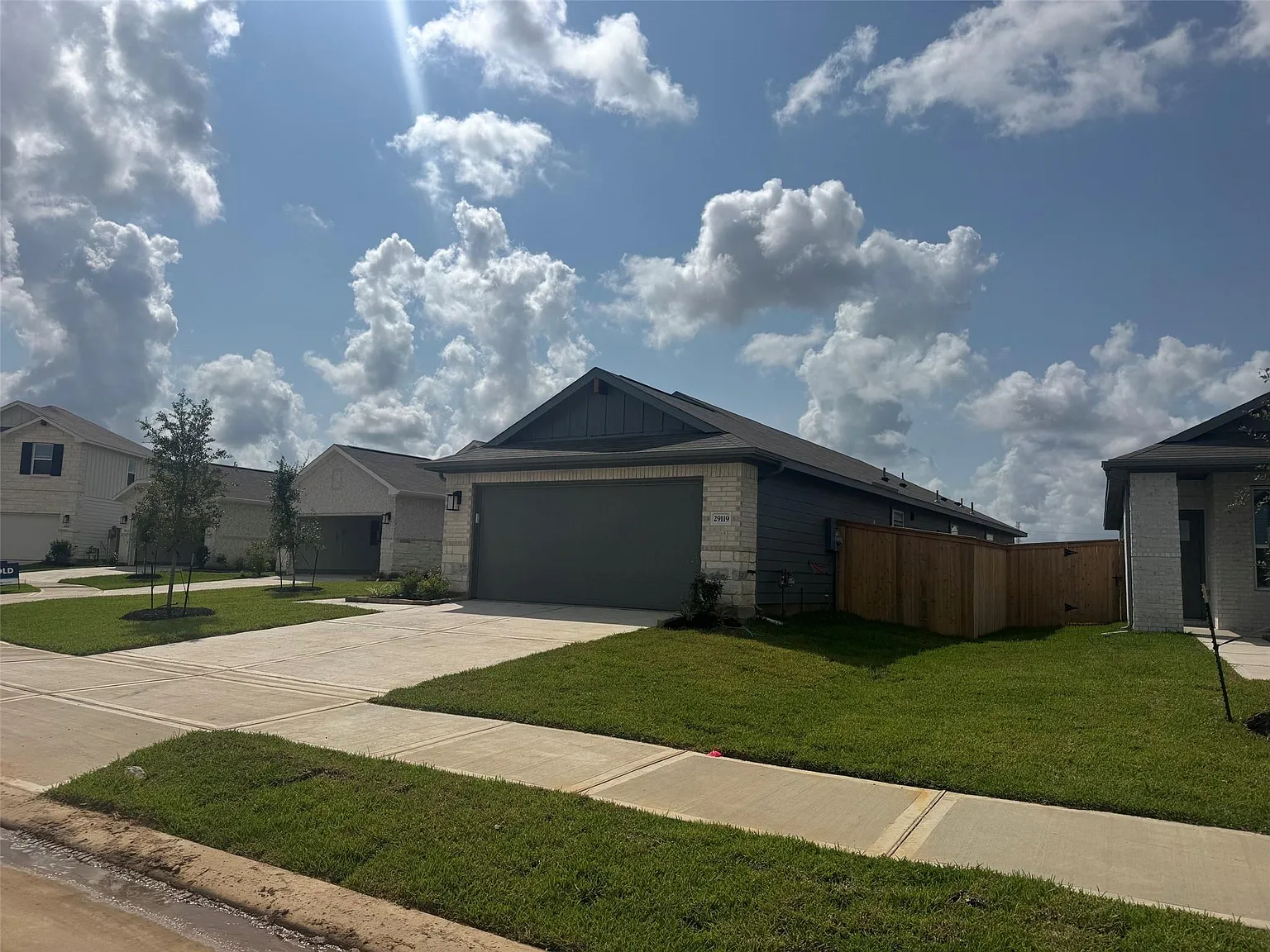 4 bed, 2.0 bath, $1,900 — Photo 3