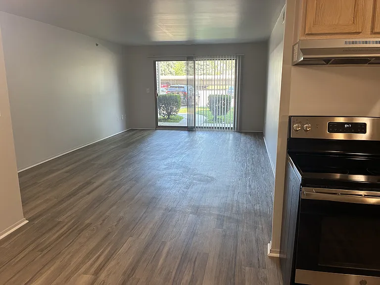 Prentiss Pointe Apartments — Photo 190
