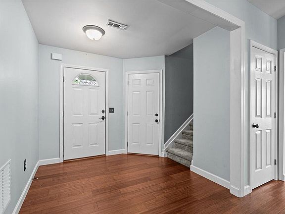 4th image of 314 Karsten Creek Dr
