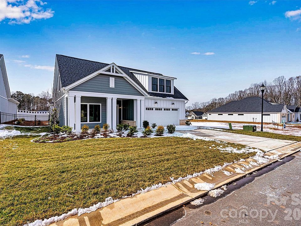 2nd image of 169 Alenda Lux Cir