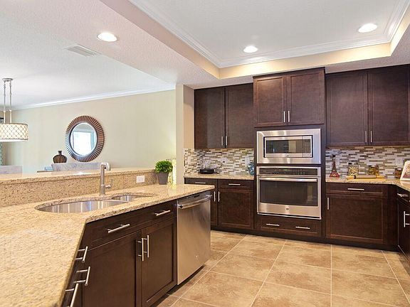 4th image of 335 N Shore Cir Unit 1033
