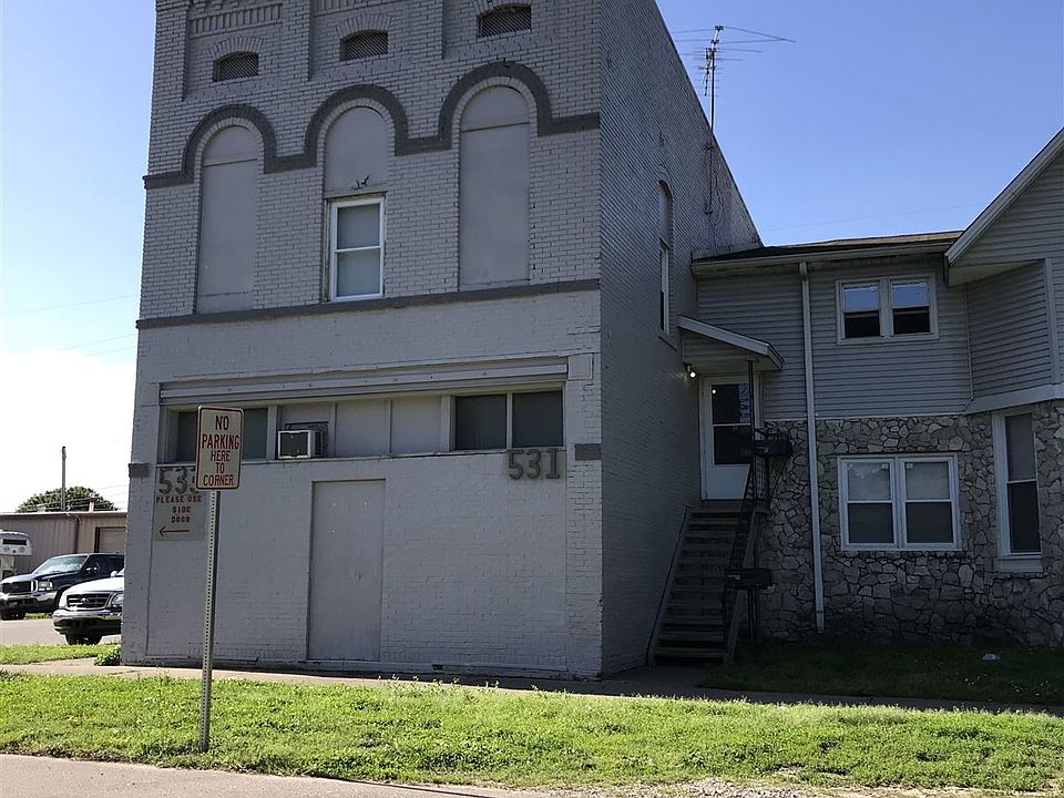 2nd image of 527 W 2nd St