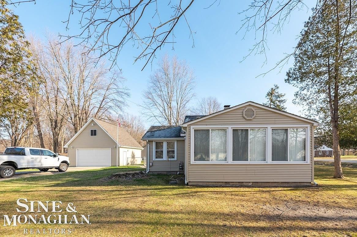 4160 Fruit St, Algonac, MI 48001 Zillow