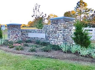 132 Floyd McNeal Dr, Hahira, GA 31632