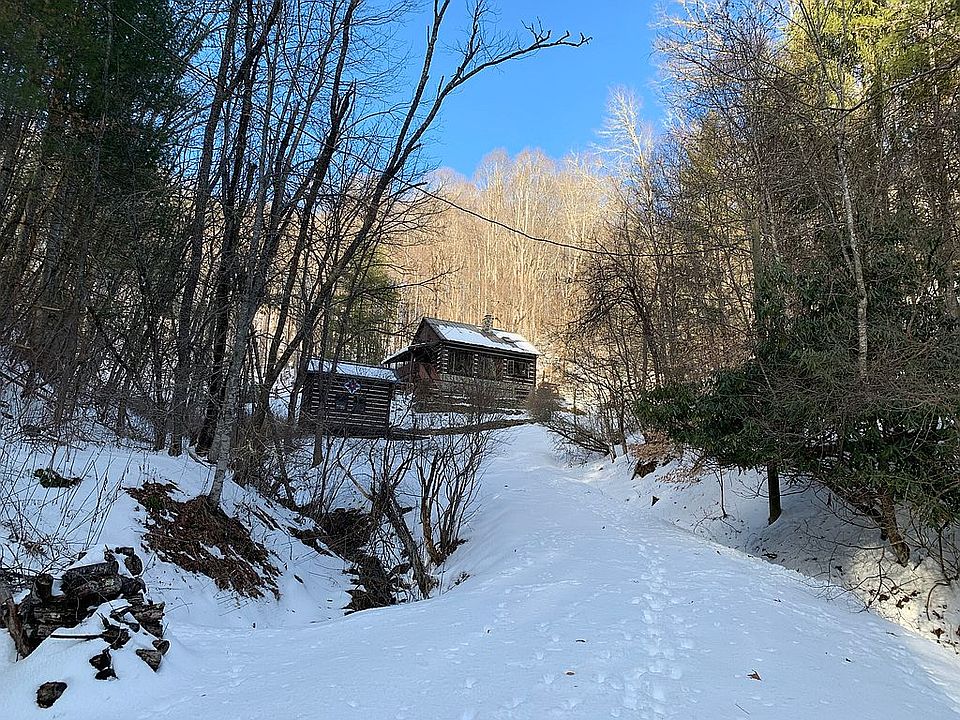 2nd image of 309 A Mouth Of Silas Creek Rd