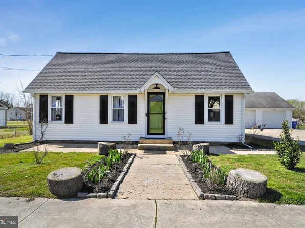 219 S West St, Harrington, DE 19952