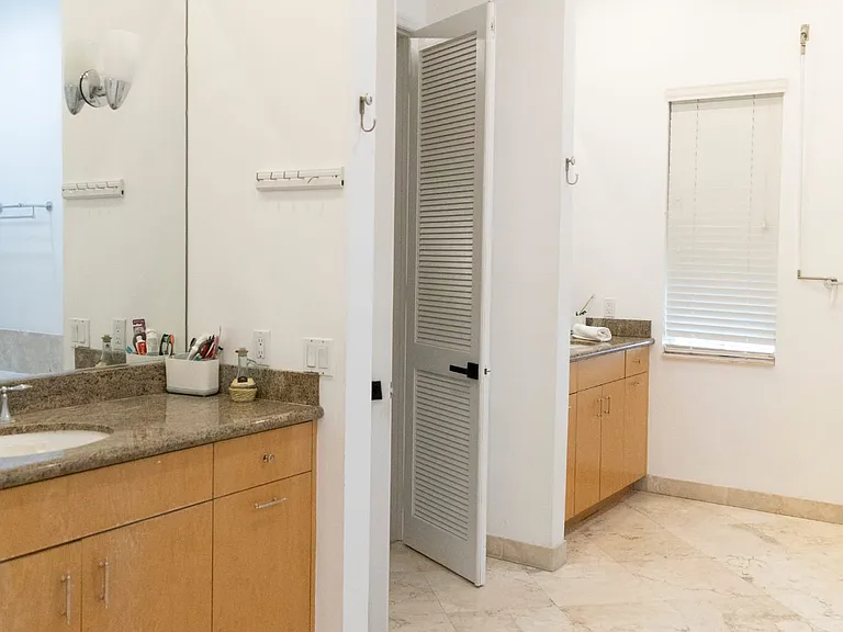 315 Jefferson St — Photo 14