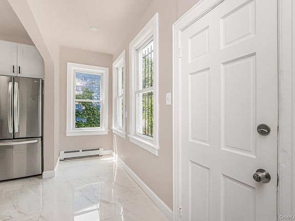 3rd image of 427 Taylor Avenue