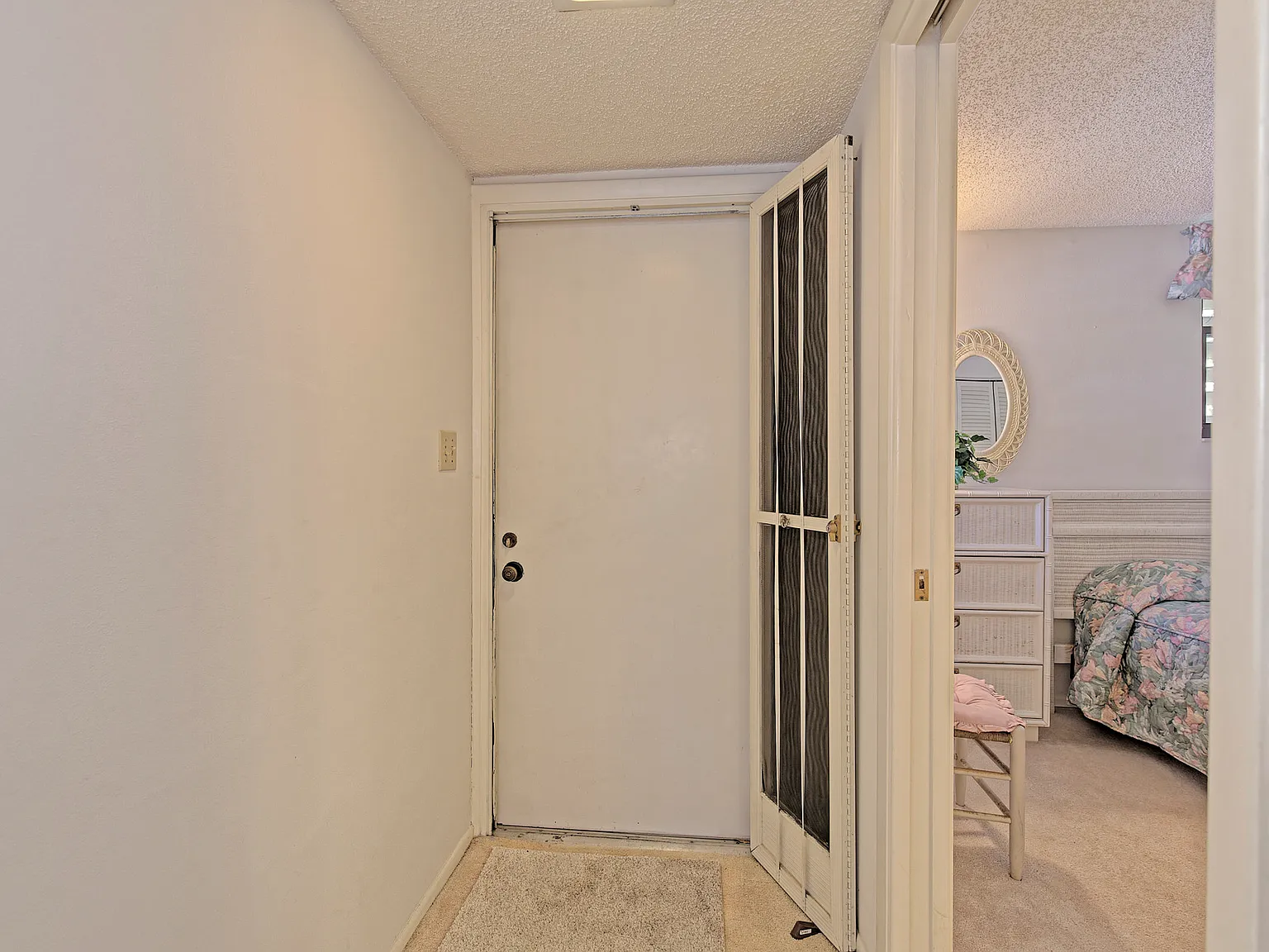 2 bed, 1158 sqft, $1,600 — Photo 2