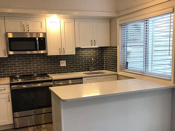 This is a picture of another unit. We are currently remodeling this rental similar to this butwill have different color schemes