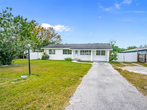 303 Linden Dr, Ellenton, FL 34222