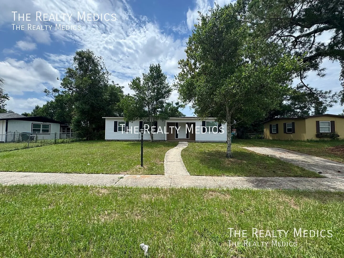 Cozy 4 Bedroom Home In Deltona Lakes! — Photo 2