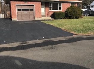 5 Farley Dr, Rensselaer, NY 12144