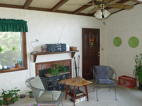 3rd image of 2175 Stanford Dr