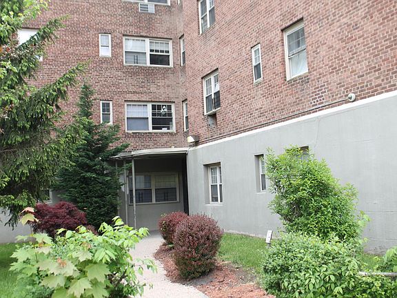 5th image of 2451 John F Kennedy Blvd #6D