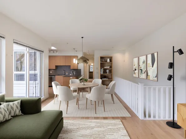 260 Ewen Ave #202, New Westminster, BC V3M 0J1