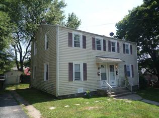 60 Ridgeview Cir, New London, CT 06320