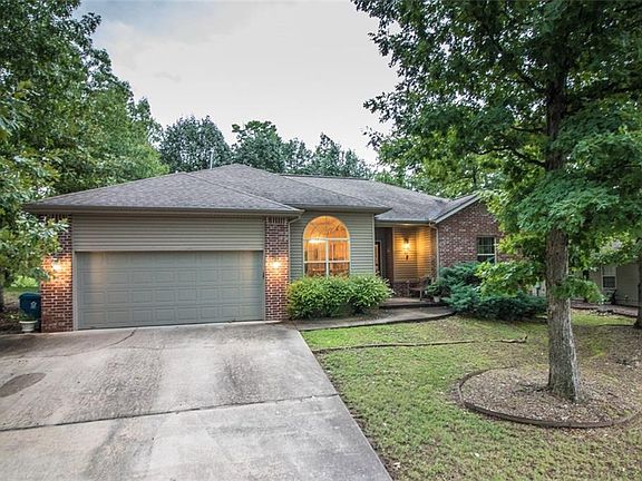 2nd image of 33 Headley Dr
