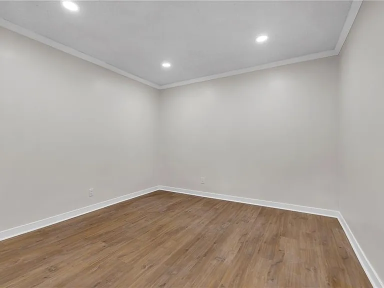 2060 Baker Rd NW — Photo 10