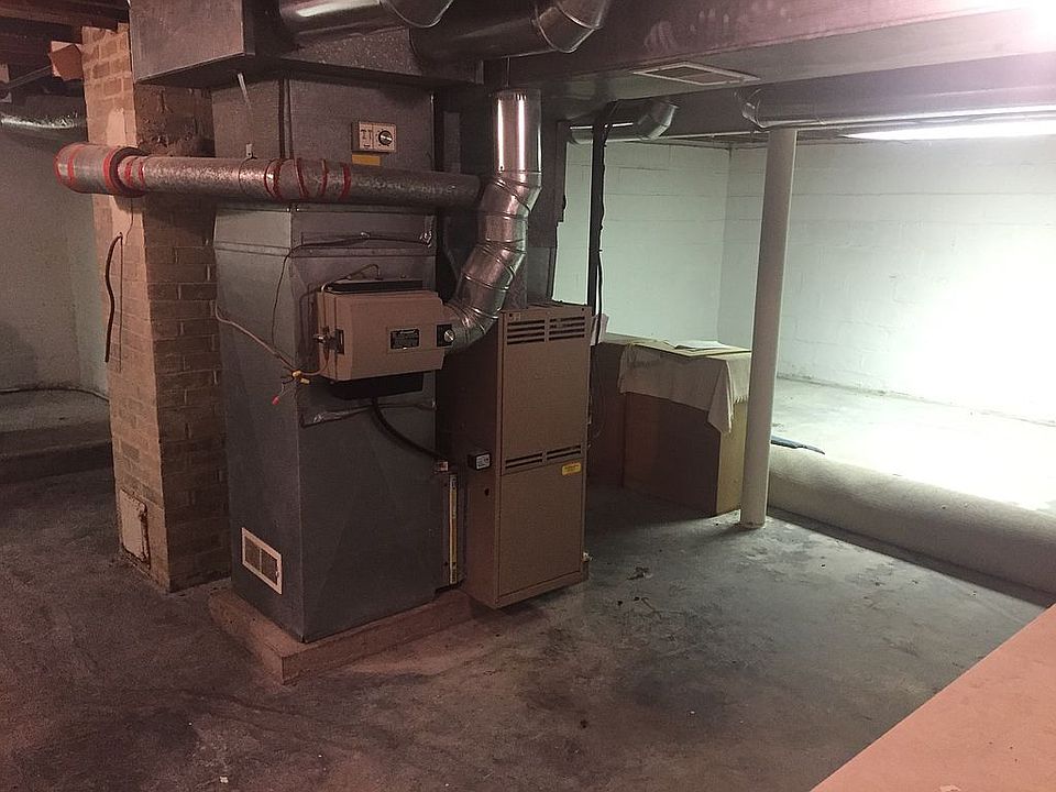 2nd image of 1114 W Madison St