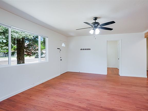 4th image of 823 Campbell St
