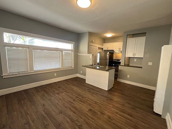 3rd image of 2262 Market St #4